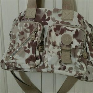 Kipling Defea white tan green brown